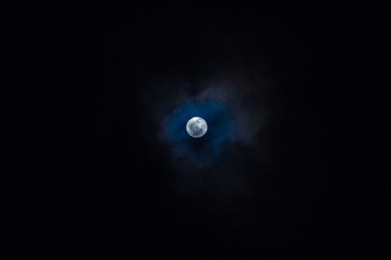 年10月の ブルームーン はいつ 時間は何時ごろが見頃 当日の天気予想も